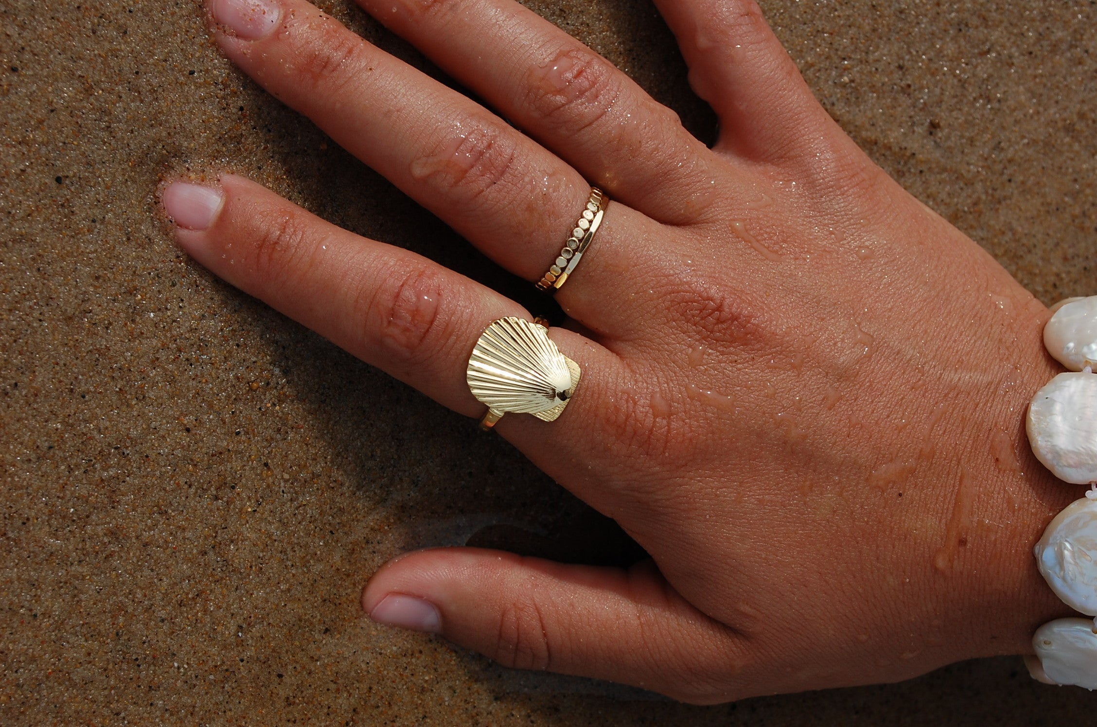 lucky seashell ring gold