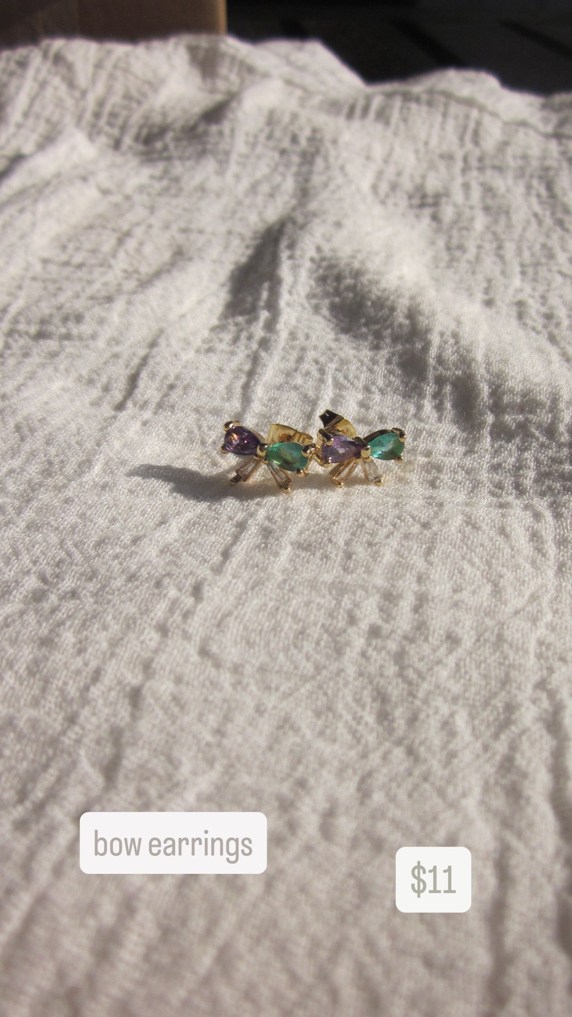 Bow earrings