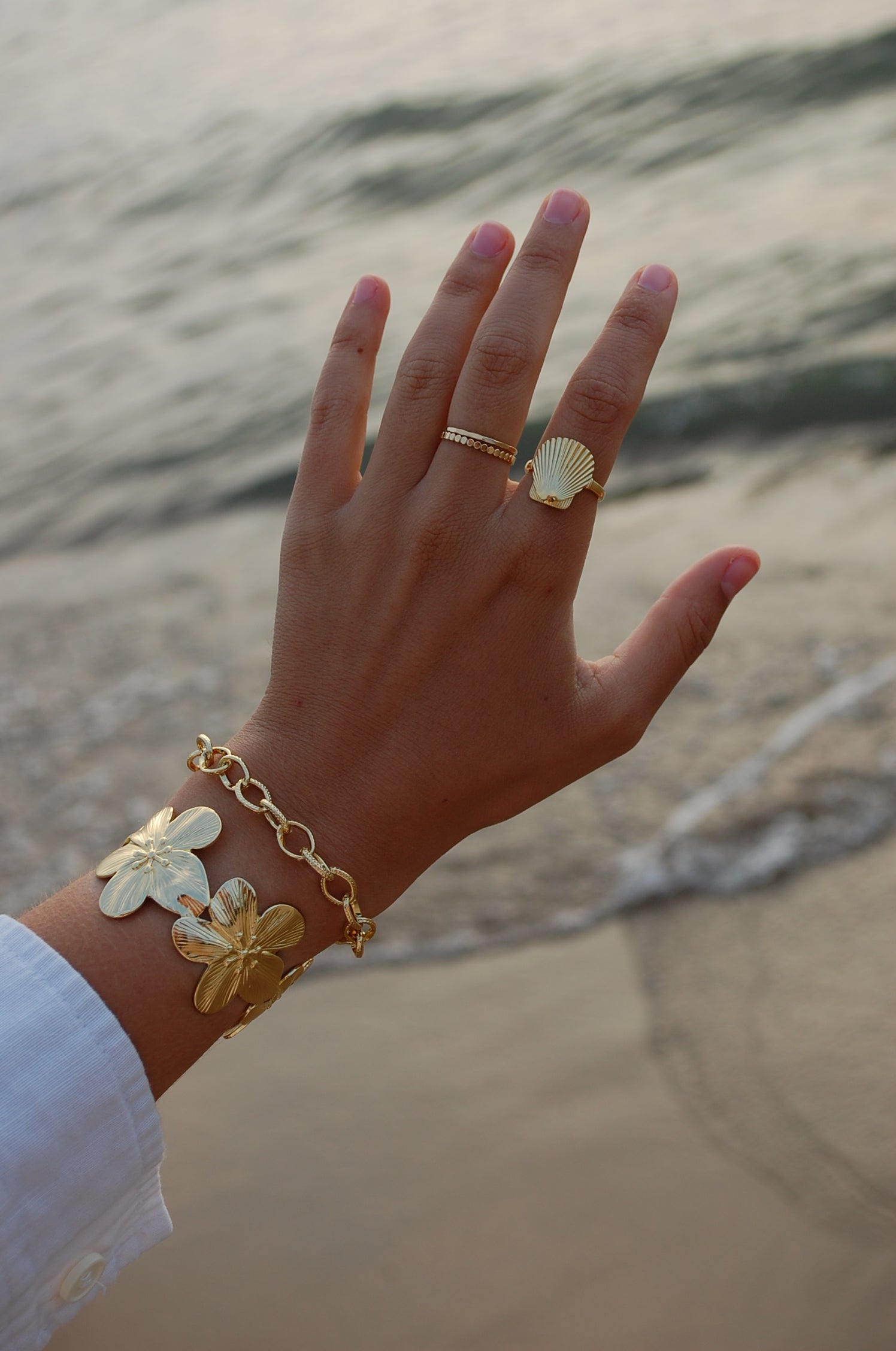 flat dotted ring