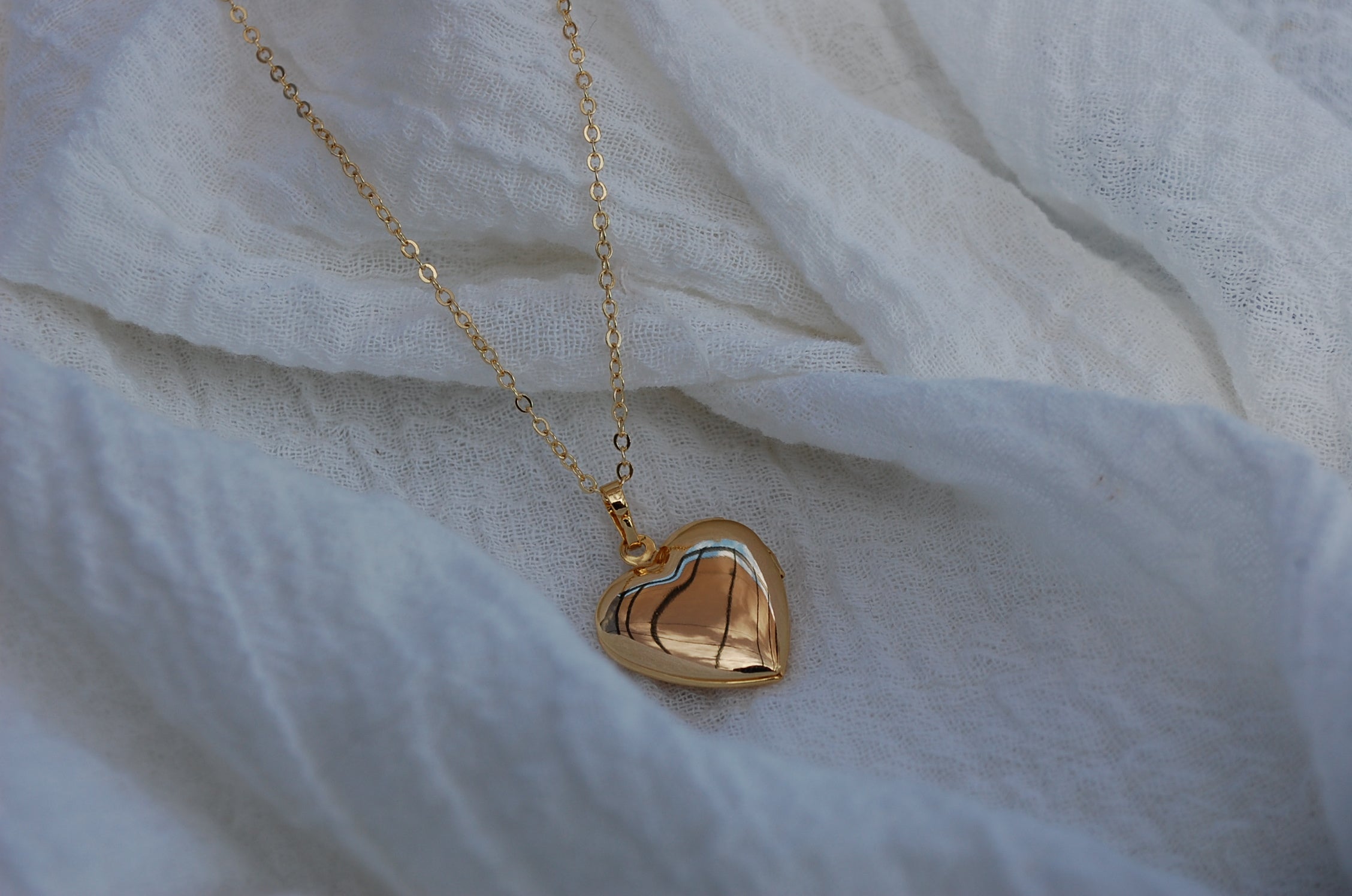 Locket necklace