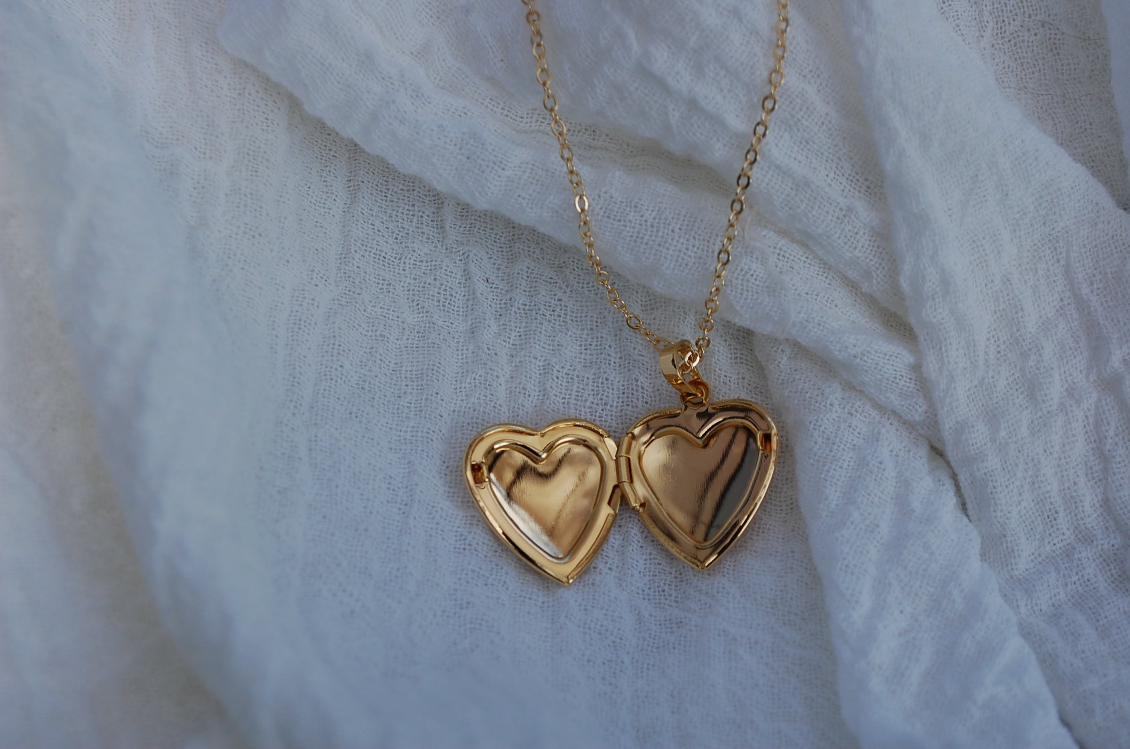 Locket necklace