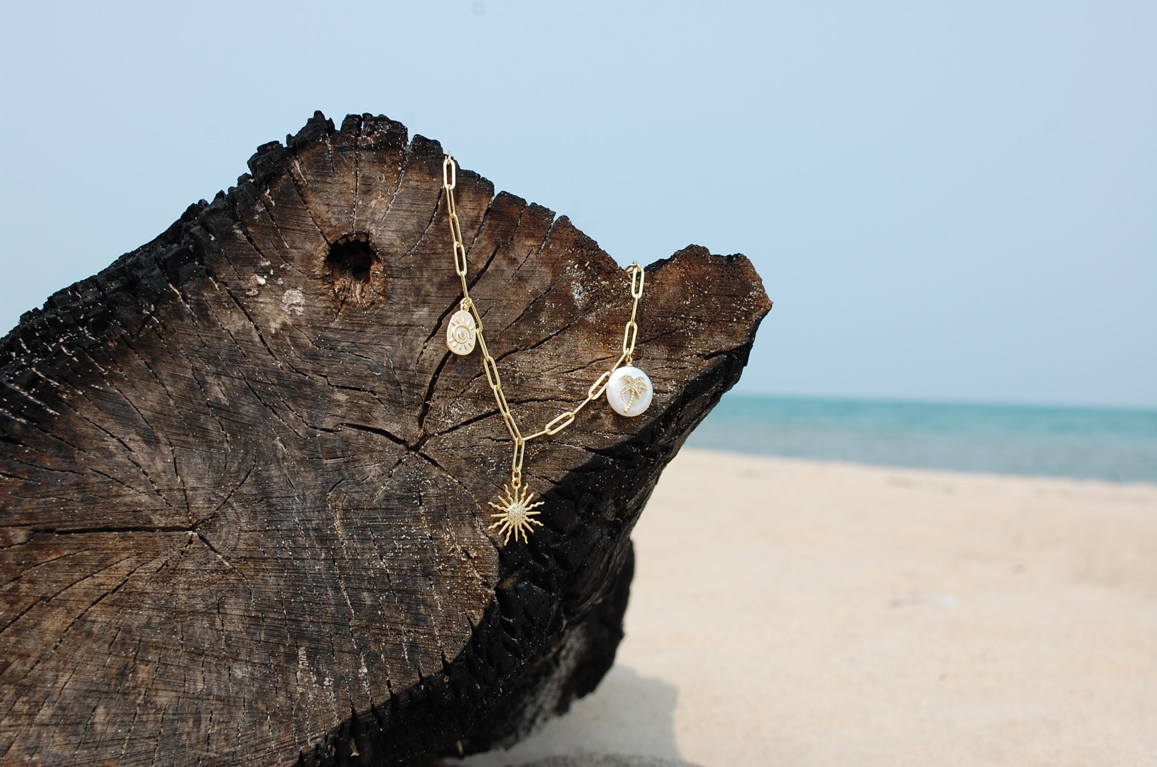 sun & sand necklace