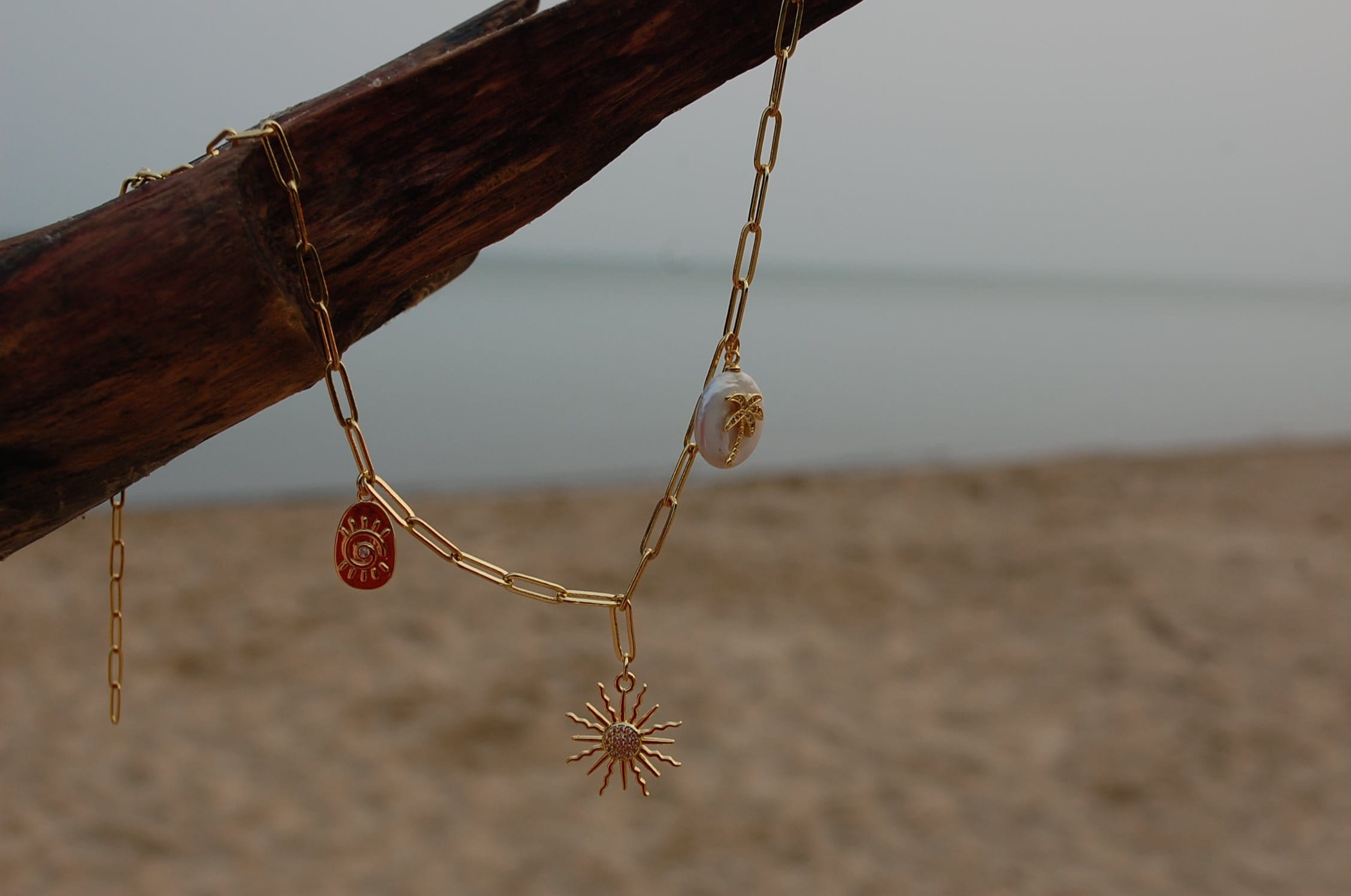 sun & sand necklace