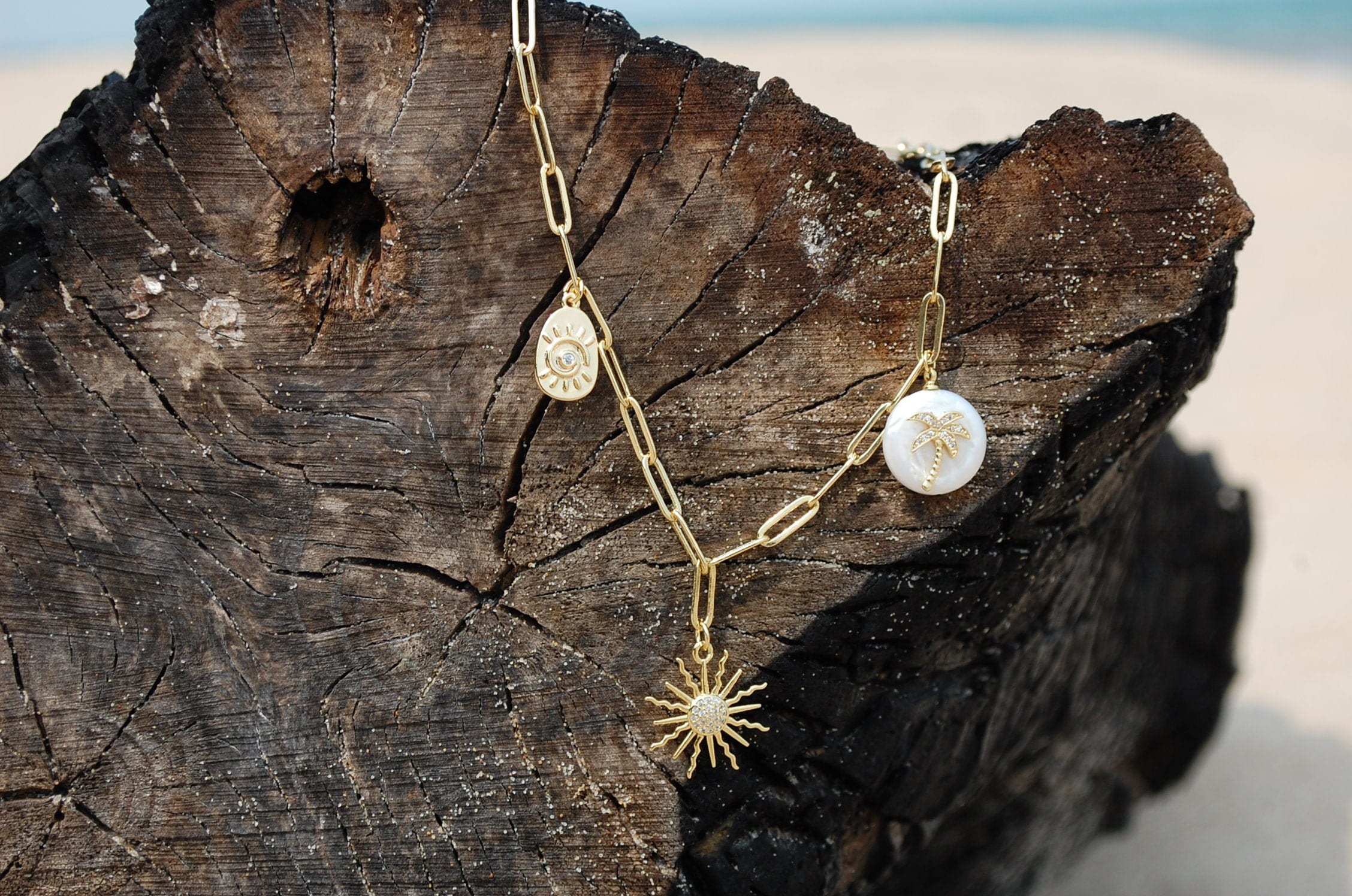 sun & sand necklace